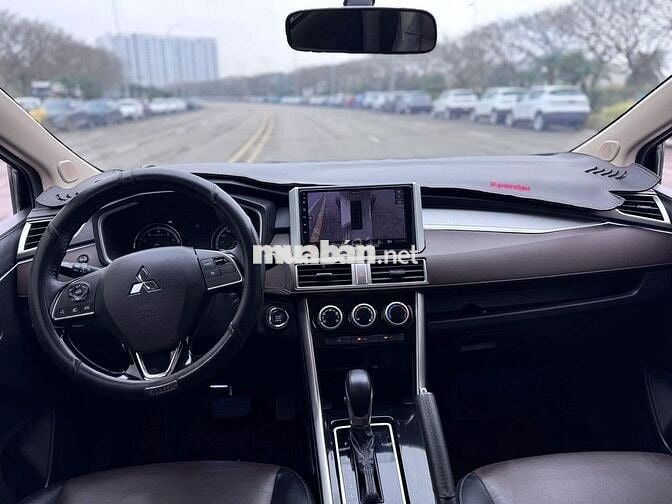 Xe Mitsubishi Xpander Cross 1.5 AT 2021 - Màu Đen