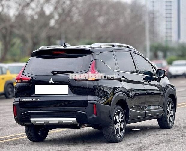 Xe Mitsubishi Xpander Cross 1.5 AT 2021 - Màu Đen