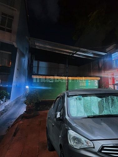 Cho thuê nhà mặt tiền 327, đường Hoàng Sa,  phường Tân Định, Q1