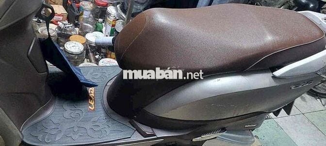 Honda Lead 125 Fi màu bạc nhám đời cuối 2016