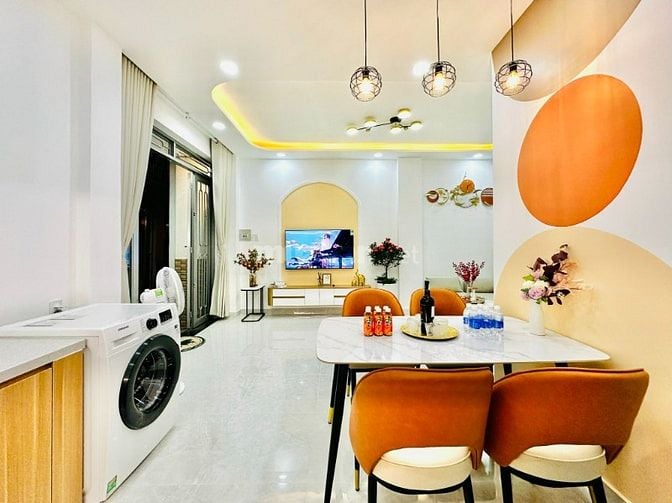 CHÍNH CHỦ BÁN NHÀ GẦN SÂN BAY NGANG 6M ĐÚC 1 LẦU 3PN FULL NỘI THẤT
