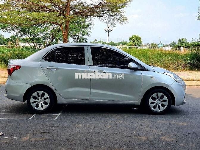 Hyundai Grand i10 2018 Sedan 1.2 MT - Ghi bạc đẹp