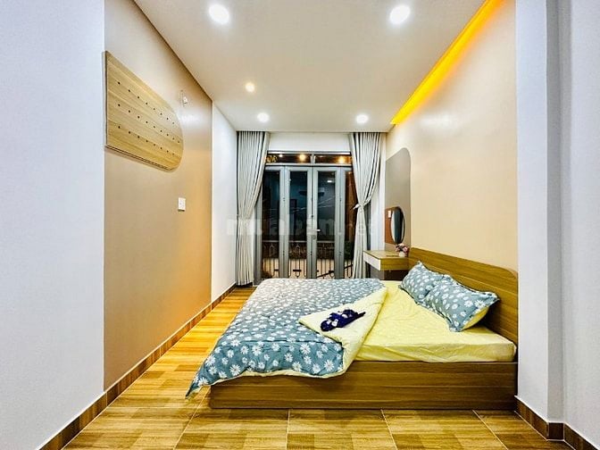 CHÍNH CHỦ BÁN NHÀ GẦN SÂN BAY NGANG 6M ĐÚC 1 LẦU 3PN FULL NỘI THẤT