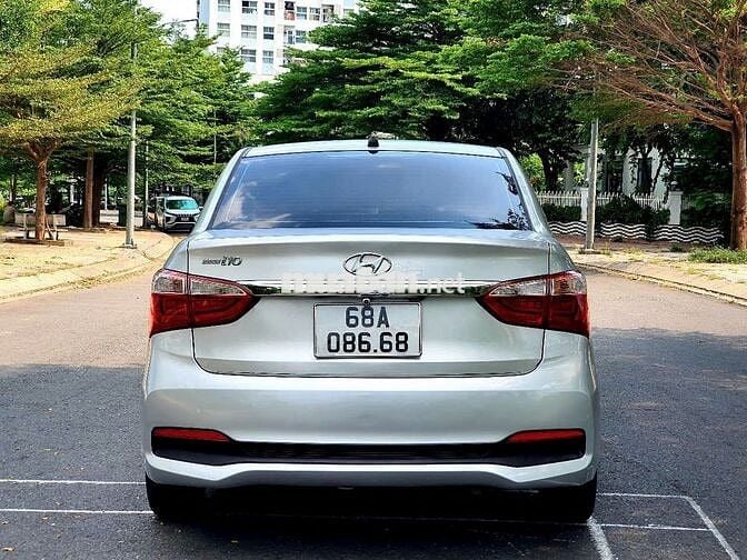 Hyundai Grand i10 2018 Sedan 1.2 MT - Ghi bạc đẹp