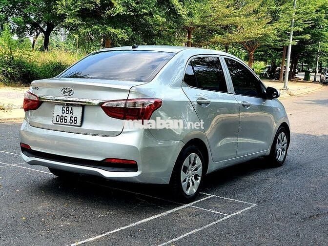 Hyundai Grand i10 2018 Sedan 1.2 MT - Ghi bạc đẹp