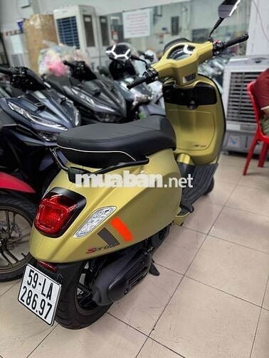 Vespa Sprint 125 S 2025 Green Ambizioso