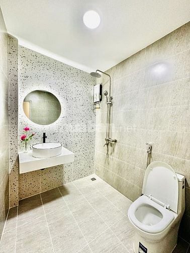 CHÍNH CHỦ BÁN NHÀ GẦN SÂN BAY NGANG 6M ĐÚC 1 LẦU 3PN FULL NỘI THẤT