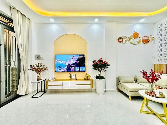 CHÍNH CHỦ BÁN NHÀ GẦN SÂN BAY NGANG 6M ĐÚC 1 LẦU 3PN FULL NỘI THẤT