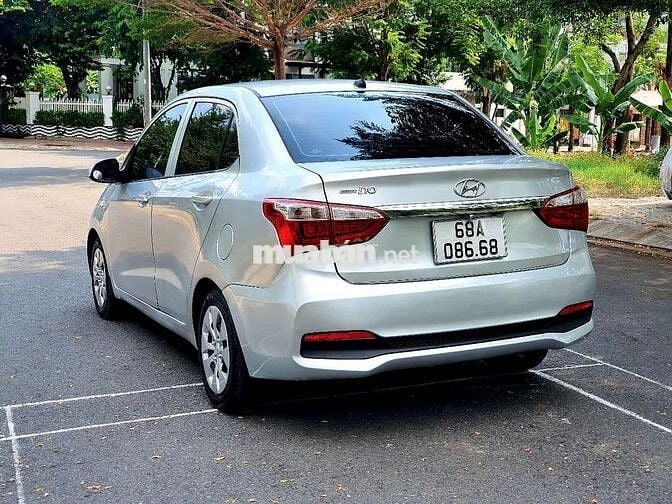 Hyundai Grand i10 2018 Sedan 1.2 MT - Ghi bạc đẹp