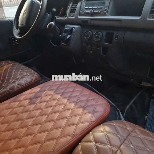 TOYOTA 6 CHỖ 850KG MÁY DẦU