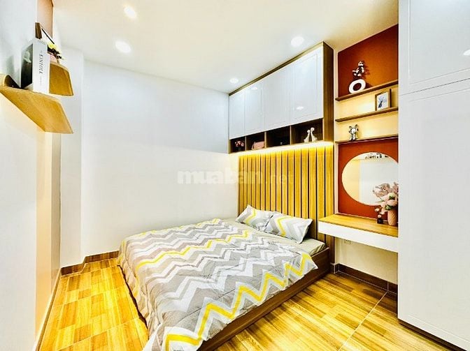 CHÍNH CHỦ BÁN NHÀ GẦN SÂN BAY NGANG 6M ĐÚC 1 LẦU 3PN FULL NỘI THẤT