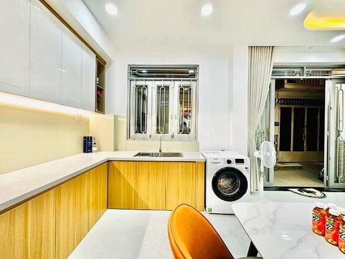 CHÍNH CHỦ BÁN NHÀ GẦN SÂN BAY NGANG 6M ĐÚC 1 LẦU 3PN FULL NỘI THẤT