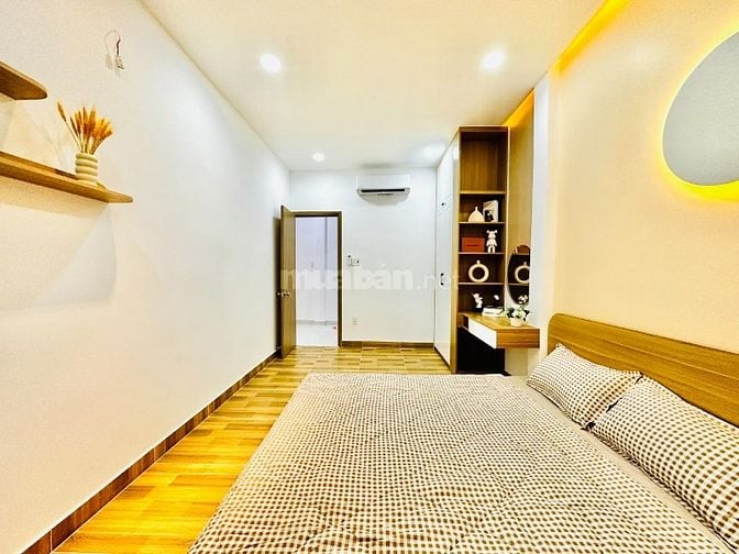 CHÍNH CHỦ BÁN NHÀ GẦN SÂN BAY NGANG 6M ĐÚC 1 LẦU 3PN FULL NỘI THẤT