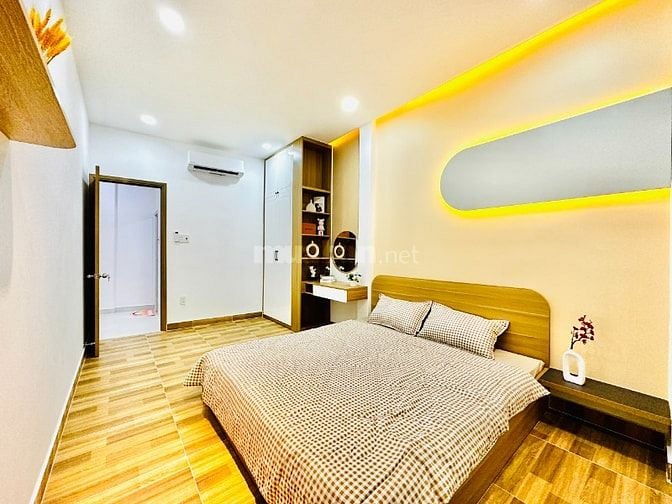 CHÍNH CHỦ BÁN NHÀ GẦN SÂN BAY NGANG 6M ĐÚC 1 LẦU 3PN FULL NỘI THẤT