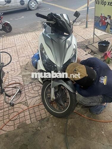 XE AB màu trắng