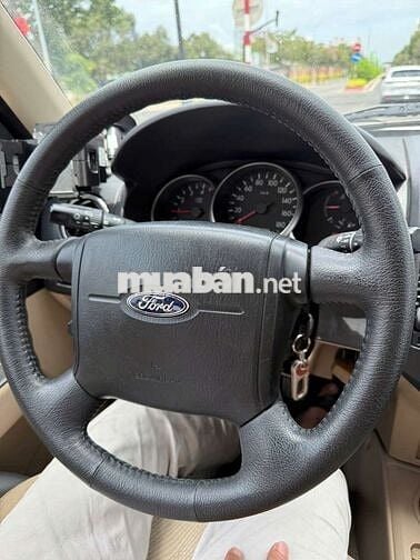 Ford Everest 2012 2.5L 4x2 MT - 130000 km