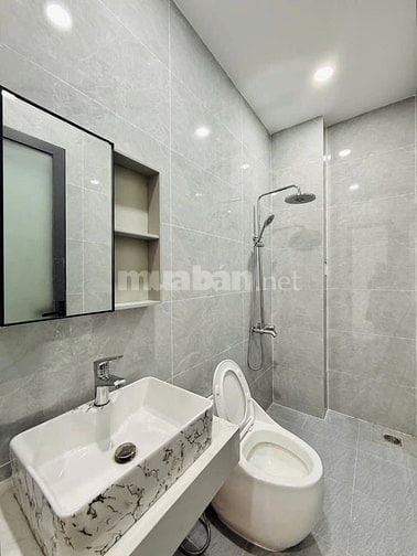Đi nước ngoài định cư bán gấp nhà ở đường Võ Thị Sáu, phường Võ Thị Sa