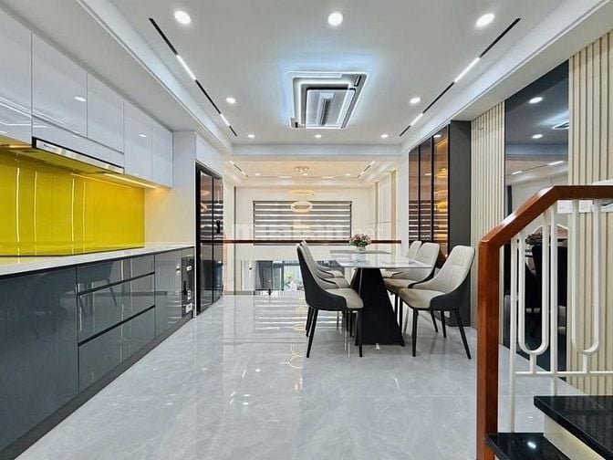 Đi nước ngoài định cư bán gấp nhà ở đường Võ Thị Sáu, phường Võ Thị Sa