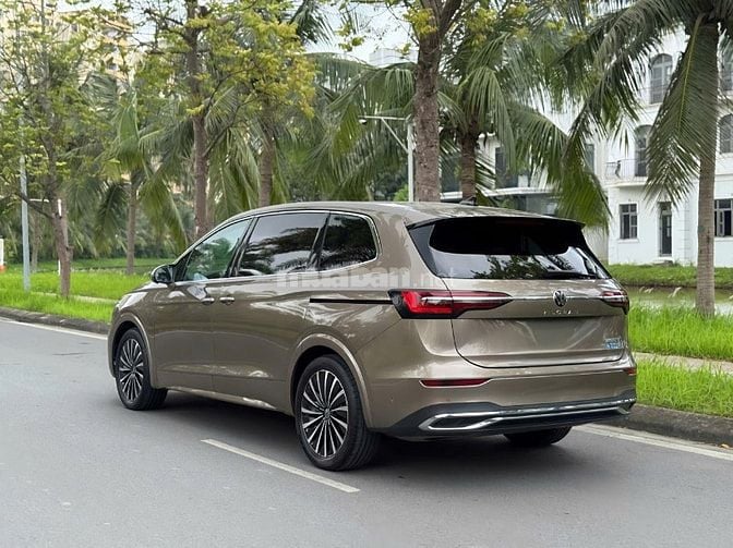 🔜 Volkswagen Viloran ( Luxury ) Sản xuất 2023 đklđ 2024 • Odo 35.000