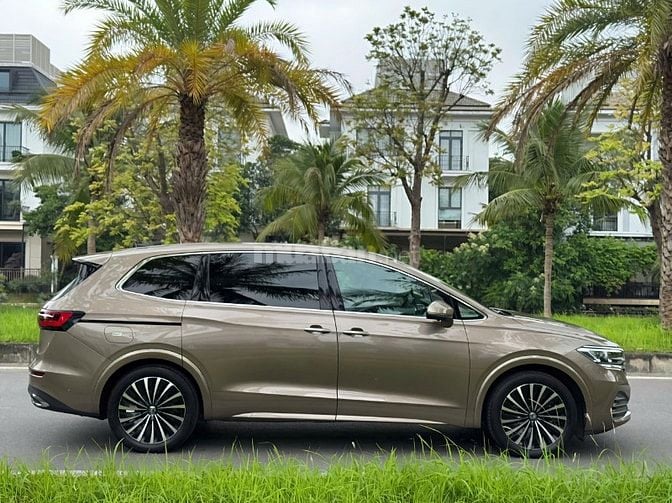 🔜 Volkswagen Viloran ( Luxury ) Sản xuất 2023 đklđ 2024 • Odo 35.000
