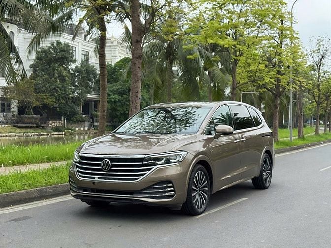 🔜 Volkswagen Viloran ( Luxury ) Sản xuất 2023 đklđ 2024 • Odo 35.000