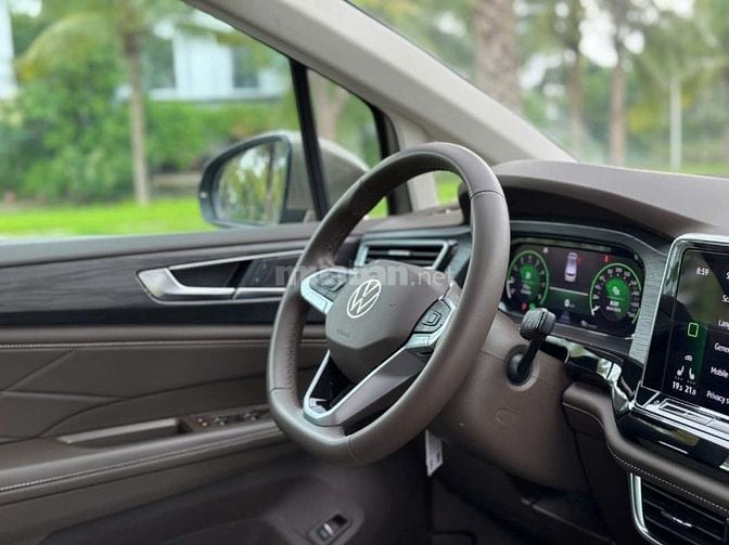 🔜 Volkswagen Viloran ( Luxury ) Sản xuất 2023 đklđ 2024 • Odo 35.000