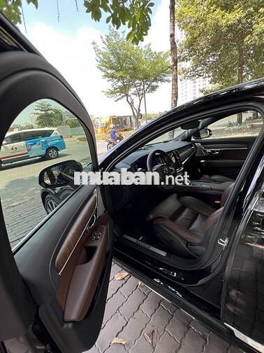 VOLVO S90L ULTIMATE 2022 ĐEN - 23700 km