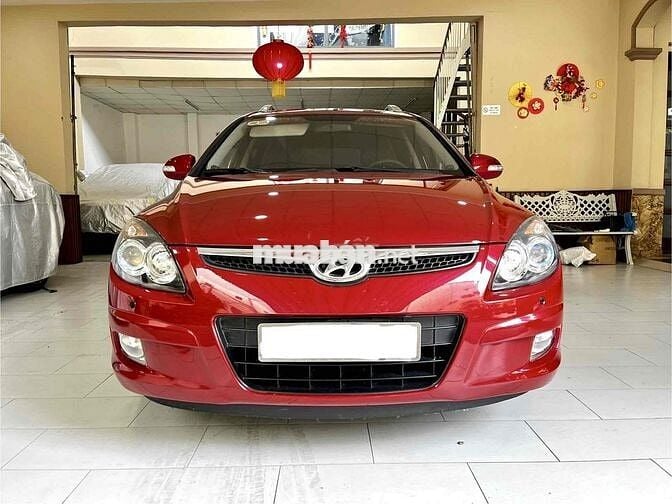 Hyundai i30 CW 2011 hàng nhập. Xe gia đình