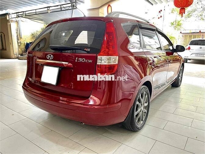 Hyundai i30 CW 2011 hàng nhập. Xe gia đình