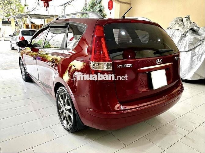 Hyundai i30 CW 2011 hàng nhập. Xe gia đình