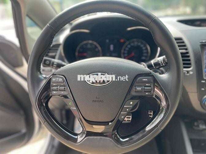 Kia Cerato 2018 2.0 AT Premium - 81000 km