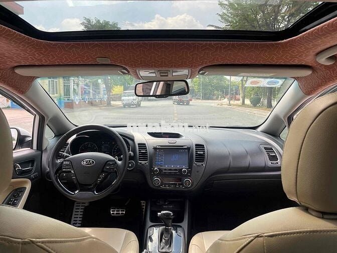 Kia Cerato 2018 2.0 AT Premium - 81000 km