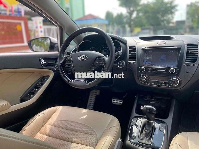 Kia Cerato 2018 2.0 AT Premium - 81000 km