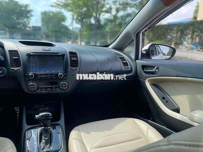 Kia Cerato 2018 2.0 AT Premium - 81000 km
