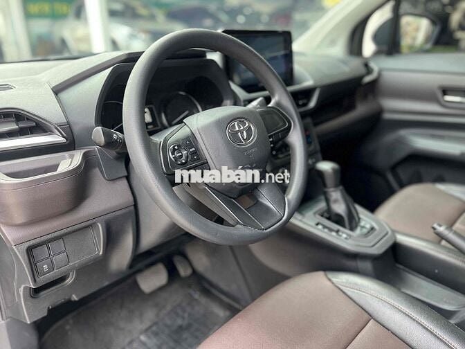 Toyota Avanza Premio 2023 CVT - 36000 km