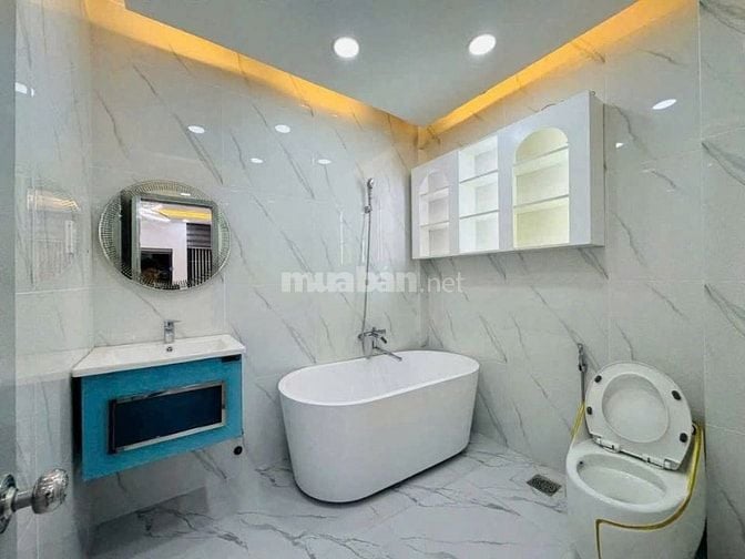 Bán gấp nhà 95.8m² Trần Quang Diệu Q3, hẻm ô tô, sổ hồng riêng giá 6tỷ