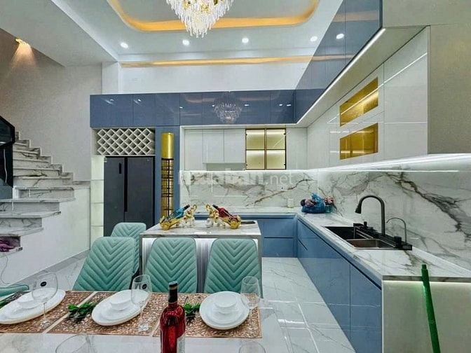 Bán gấp nhà 95.8m² Trần Quang Diệu Q3, hẻm ô tô, sổ hồng riêng giá 6tỷ