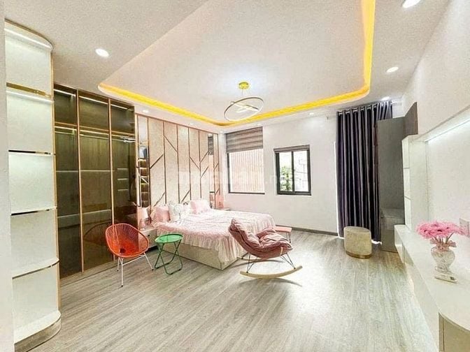 Bán gấp nhà 95.8m² Trần Quang Diệu Q3, hẻm ô tô, sổ hồng riêng giá 6tỷ