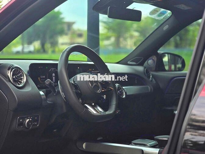 Mercedes Benz GLB 2021 35 AMG 4MATIC - 29000 km