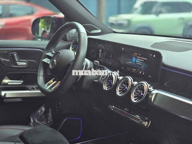 Mercedes Benz GLB 2021 35 AMG 4MATIC - 29000 km