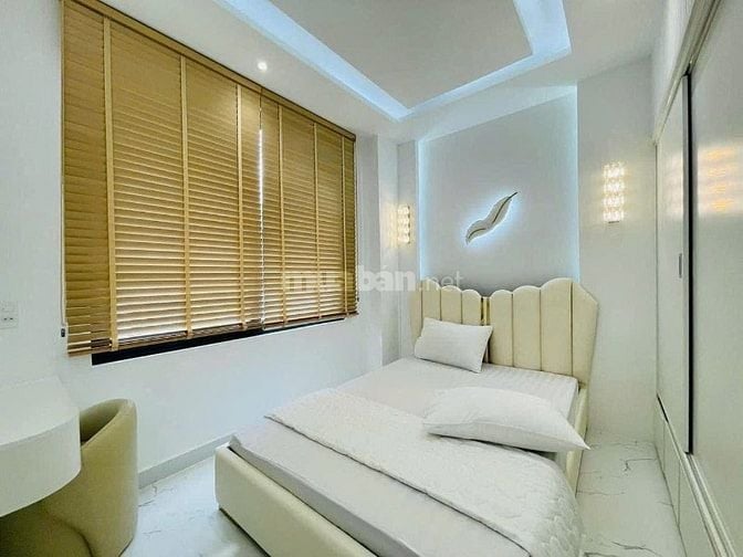 Kẹt tiền bán gấp căn nhà 48m2 đường Kỳ Đồng P9 quận 3. Giá 3tỷ150tr