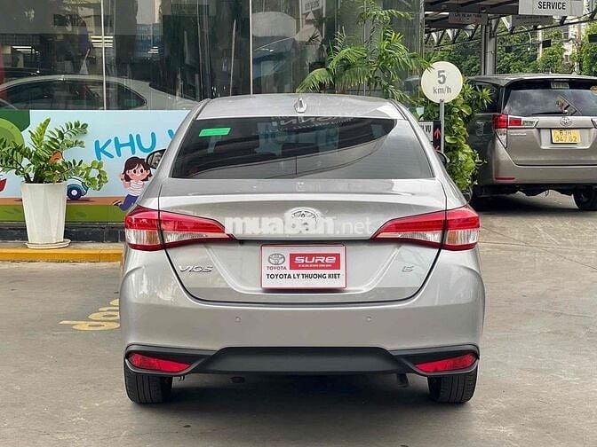 Toyota Vios 1.5E CVT  xem xe thương lượng mạnh