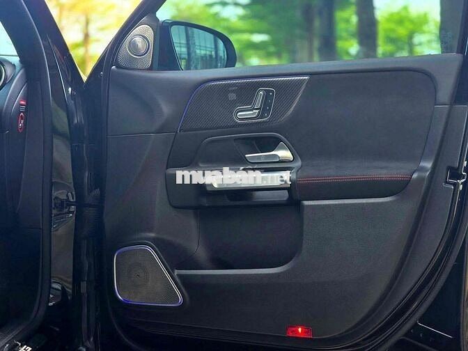 Mercedes Benz GLB 2021 35 AMG 4MATIC - 29000 km