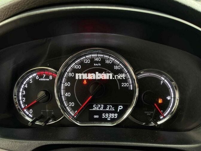 Toyota Vios 1.5E CVT  xem xe thương lượng mạnh