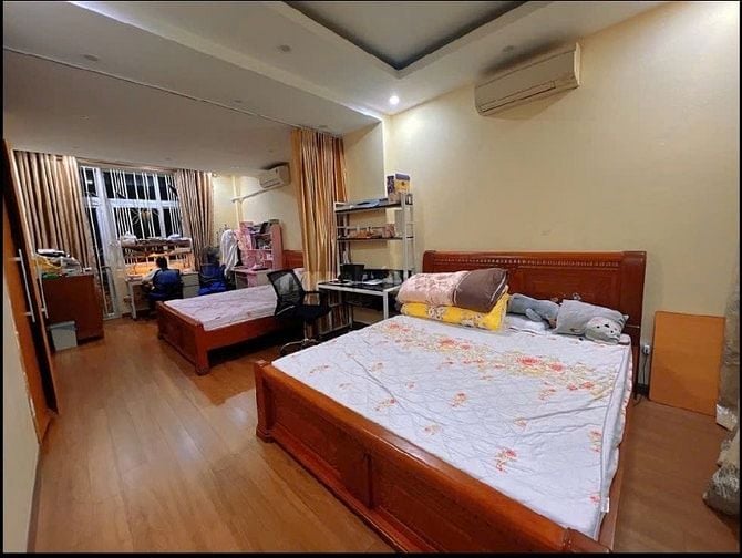 BÁN NHÀ LIỀN KỀ HOÀNG QUỐC VIỆT, LÔ GÓC 3 THOÁNG, 80M2 × 3 T, 23 TỶ