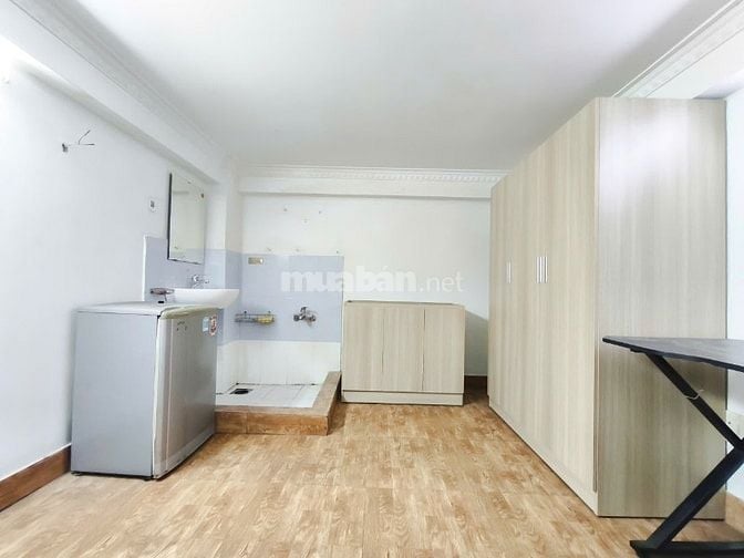 Phòng 20m2- 3,9tr full nội thất, toilet, cửa sổ ngay gần chợ bà chiểu