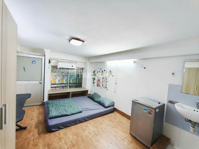Phòng 20m2- 3,9tr full nội thất, toilet, cửa sổ ngay gần chợ bà chiểu