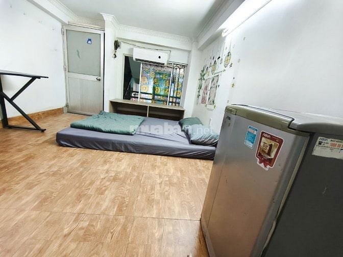 Phòng 20m2- 3,9tr full nội thất, toilet, cửa sổ ngay gần chợ bà chiểu