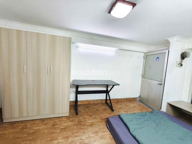 Phòng 20m2- 3,9tr full nội thất, toilet, cửa sổ ngay gần chợ bà chiểu