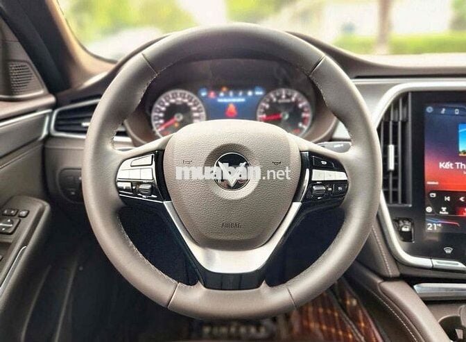 VinFast Lux A2.0 2022 - 5000 km